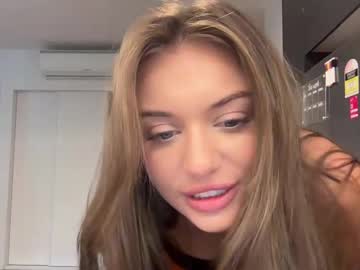 girl
        cassies1 cam image #5253685
