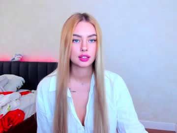 girl
        8a8y_nura cam image #818741