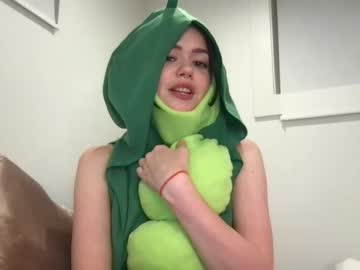 girl
        littlesugarpea cam image #2182139