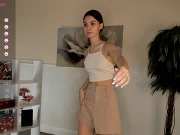 girl
        elviachaplin cam image #3440258