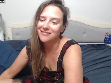 girl
        bluexstacey cam image #4391855
