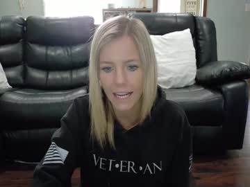 girl
        armyvet1991 cam image #6610137