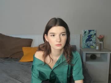 girl
        roseblanche2k cam image #3178601
