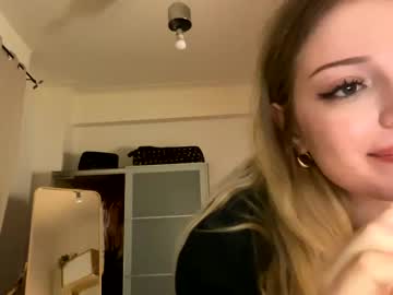 girl
        str4wb3rrycat cam image #2287953