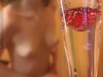girl
        checkmypeach cam image #3172116