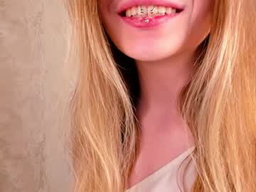 girl
        brenda_rogerss cam image #2376278