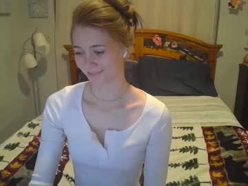 girl
        katynowhere cam image #5969566