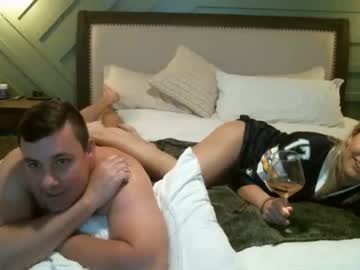 couple
        livingife14 cam image #774800