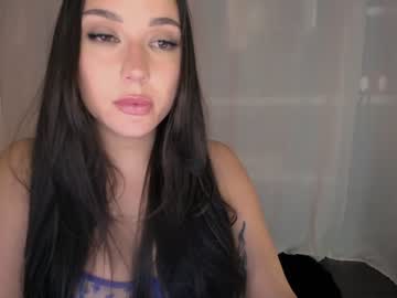 girl
        eevie_moon cam image #1006039