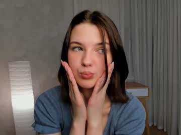 girl
        maudcouncil cam image #6418122