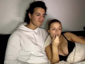 couple
        chulo33333 cam image #3215283