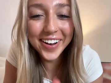 girl
        lovelyyylivyyy cam image #5068572