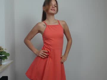 girl
        vivien_slender cam image #4404300