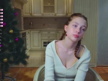 girl
        shirleywhitney cam image #3215444
