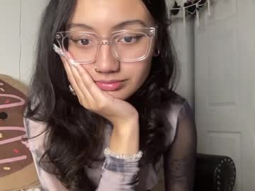 girl
        miaxrain cam image #6799213