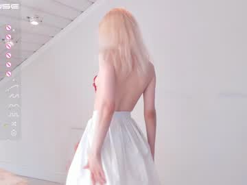 girl
        bettybarnett cam image #2017803