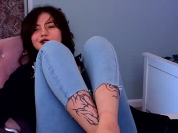 girl
        adelina____ cam image #3800297