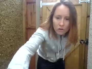 girl
        eatmypie69 cam image #2889863