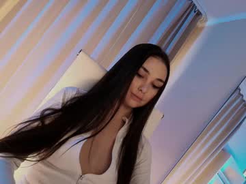 girl
        hollyextra cam image #6924730