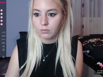 girl
        littleblondys cam image #1038759