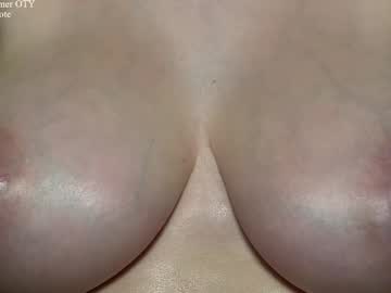 girl
        greydesire69 cam image #6761133