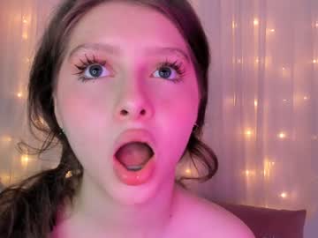 girl
        victoria_calloway cam image #4888171