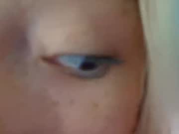 girl
        lovelilaxox cam image #5612816