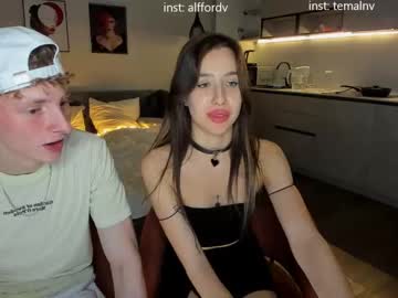 couple
        crytmel cam image #1908125