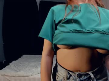 girl
        helen_enjoys cam image #2753124