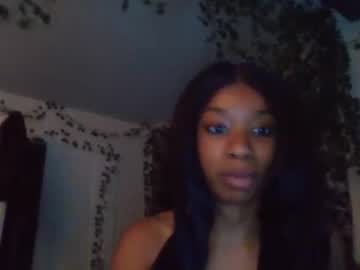 girl
        minnasw0rld cam image #4314599