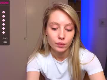 girl
        callme_star cam image #1235758