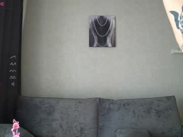 girl
        goldierich cam image #4949829
