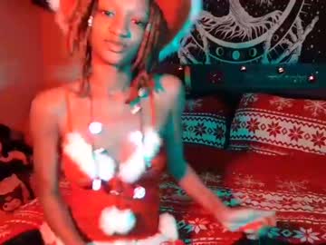 girl
        skii_yee cam image #3139301