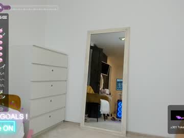 couple
        dariaa_doll cam image #2073192