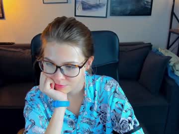 girl
        lisa_roses cam image #465410