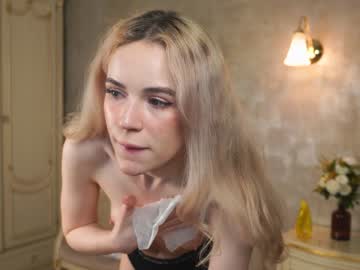 girl
        courtneyabigail cam image #3610599