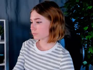girl
        oliviahurleye cam image #3125938