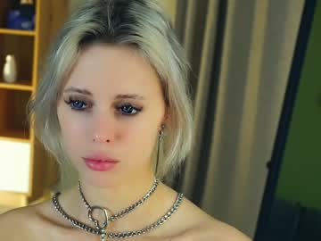 girl
        audreycarvin cam image #6040468