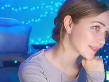 girl
        melanibatler cam image #6562797