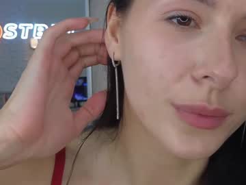 girl
        yononeey cam image #4838719