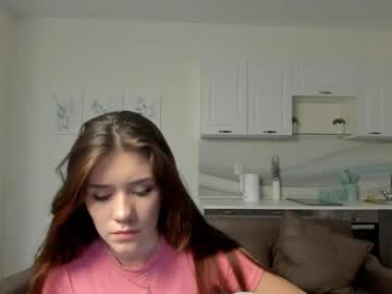 girl
        lindamcbride cam image #1584828