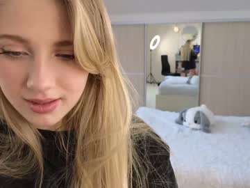 girl
        yononeey cam image #3929967