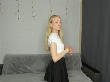 girl
        sandra_buika cam image #1985061