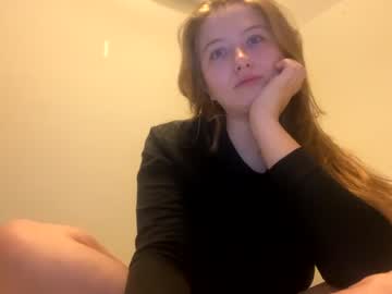 girl
        nakedmomma cam image #3733726