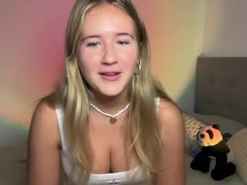 girl
        itsssosierra cam image #6713399