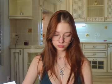girl
        shirleywhitney cam image #3236172