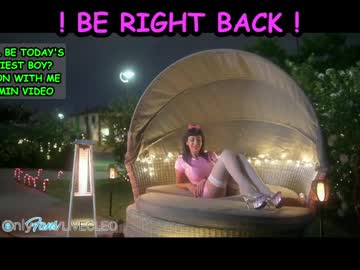 girl
        livecleo cam image #6119707