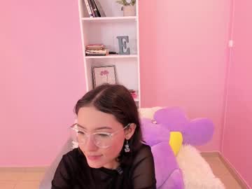 girl
        little_effy18_ cam image #6735251