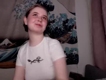 girl
        yoliverse cam image #666293