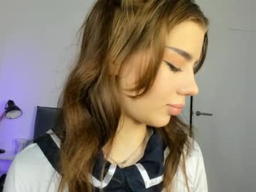 girl
        jenie_fire cam image #4730062